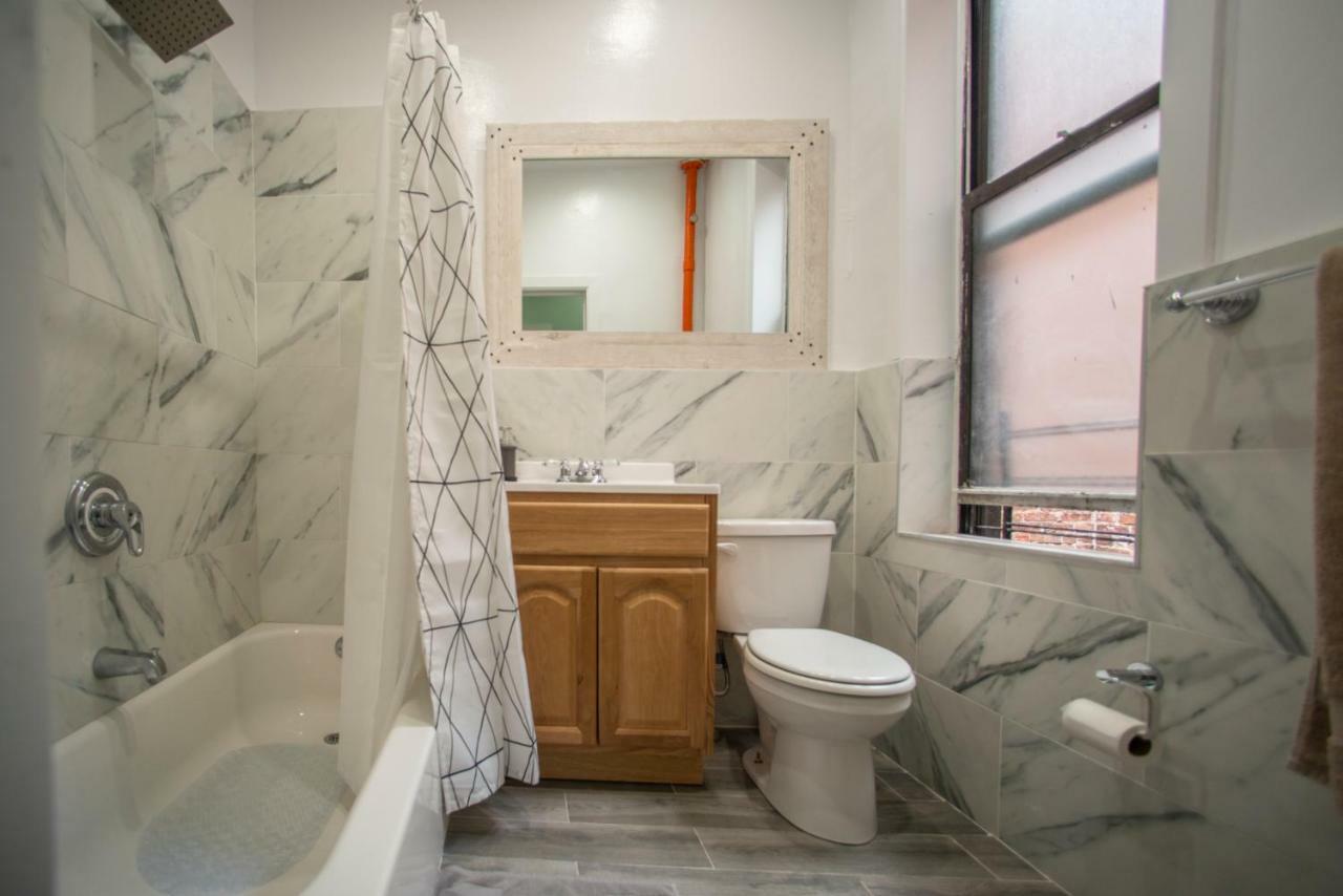 Private Room In A Shared Apartment 15 Minutes To Times Square! New York Buitenkant foto